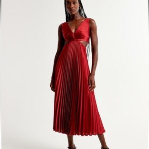 Abercrombie & Fitch Giselle pleated cut out maxi dress in FUSCIA size medium